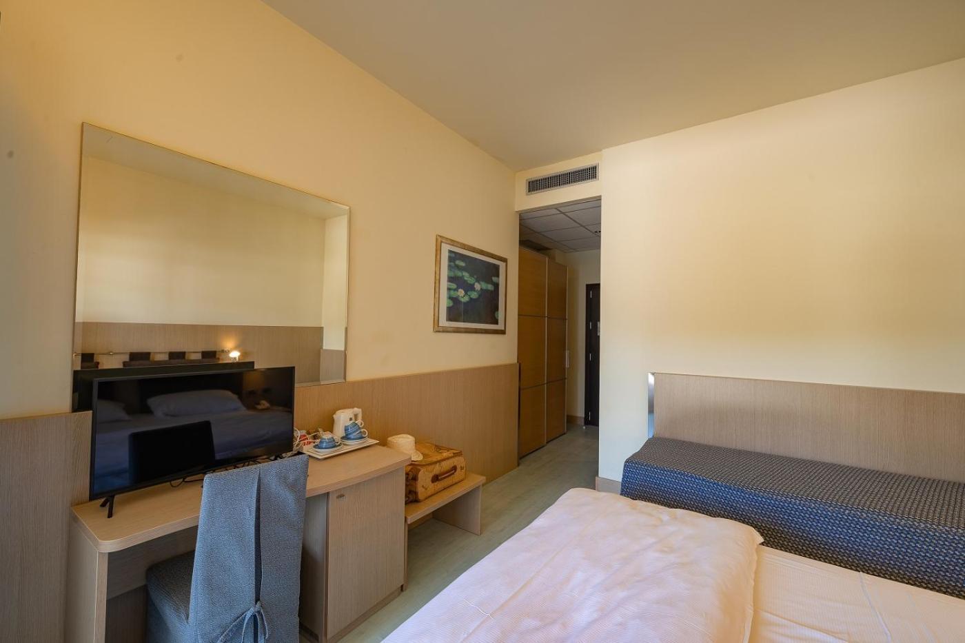 Il Tridente Hotel ビビオーネ エクステリア 写真