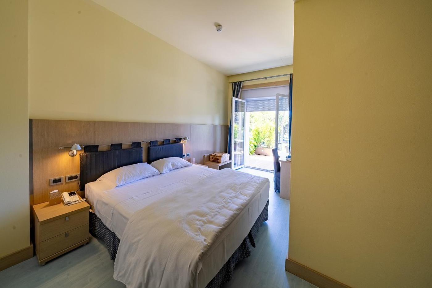 Il Tridente Hotel ビビオーネ エクステリア 写真